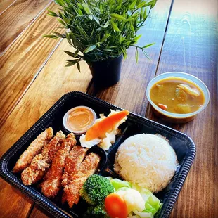 Crispy Chicken Bento with Curry