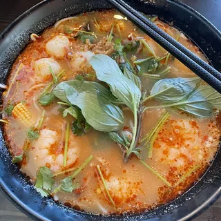 N10. Thai Tom Yum Noodle N10.