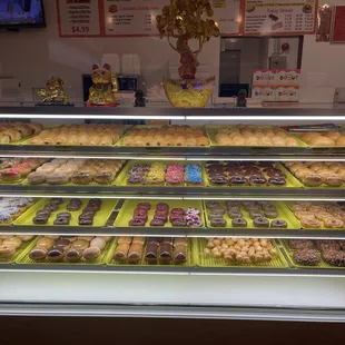Amazing Donuts 12135 montwood El Paso Texas 79936