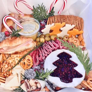 Amazing Graze (Mini) Box | Christmas Add-On Serves 4-6 Adults