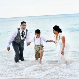 Amazing Hawaii Weddings Photographer  Tommy de Harne
