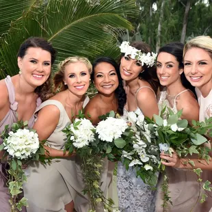 Amazing Hawaii Weddings at Waimanalo Beach Cottages
