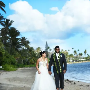 Amazing Hawaii Weddings and Photos