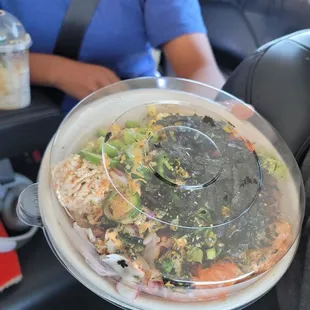 Got a poke bowl for my long drive from Temecula to SF bay area. Service great, poke not the freshest.