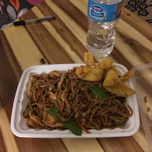 Chicken Lo Mein