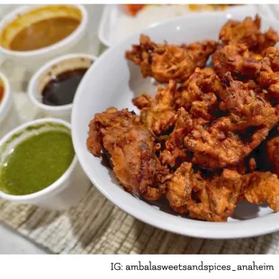 a bowl of fried chicken