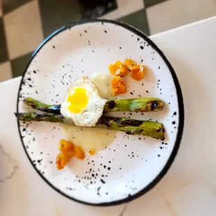 Asparagus with quail egg