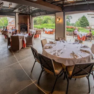 sushi and sashimi, interior