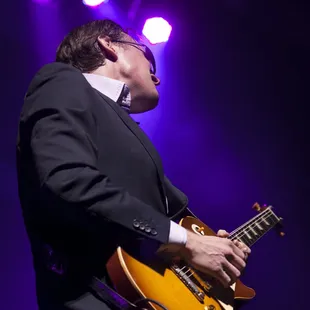 Joe Bonamassa,  Fresno Convention Center, Saroyan Theater.  House photographer.