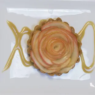 Apple rose tartlet