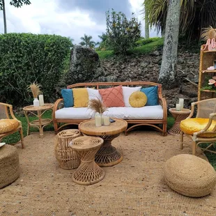 Everything about this was *chef's kiss*, just sad I never got to sit on it