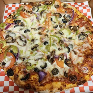 Great pizza. We used to live in La Mirada but moved to Norwalk. Got Doordash. Pizza and watching football.  Great pizza!