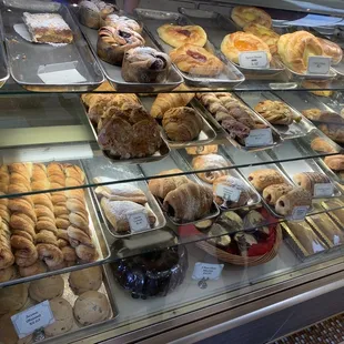 Inside of the bakery - A lot of choices!