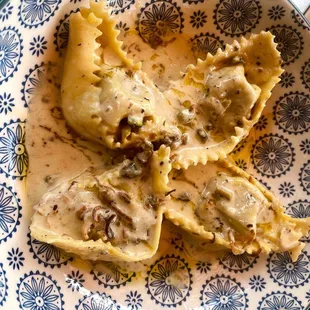 Special of the day. Walnut cream + mushroom stiffed pasta. Cooked perfectly al dente!