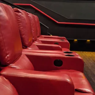 Recliner seats