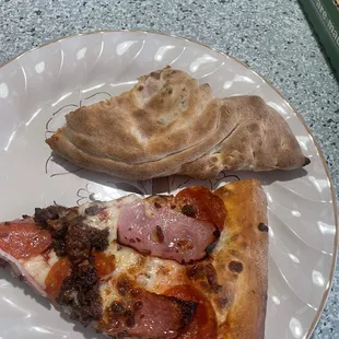 Pizza  &amp; calzone