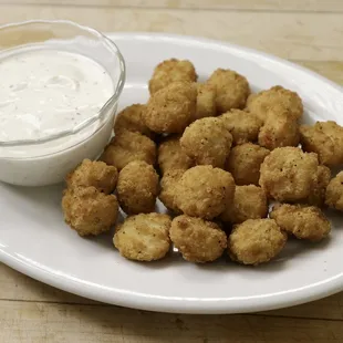 24Pc Chicken Munchers with Choice of Dipping Sauce. (Ranch, BBQ, Buffalo, or Marinara)