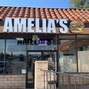 Breakfast, lunch, &amp; dinner Fast food Mexican food