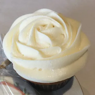 Glittery cupcakes make your event more special!