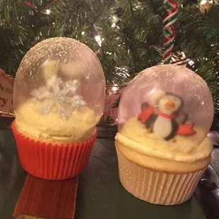 Snow globe cupcakes