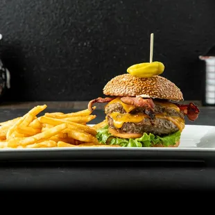 Angus Burger - AmeriBrunch Cafe