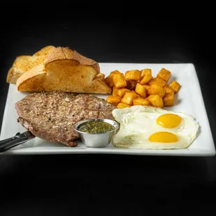 Char-Broiled Flank Steak &amp; Eggs - AmeriBrunch Cafe
