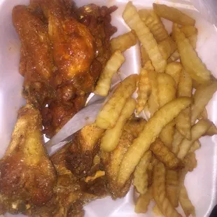 Medium fry, buffalo and I'm not sure what flavor the other wings are.