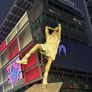 Classic Dirk falling away shot