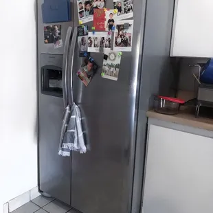 Frigidaire 25 cu ft side by side