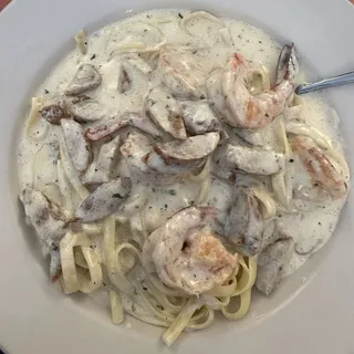 Fettucine Gamberetto Salsiccia