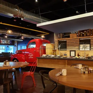 sushi and sashimi, interior