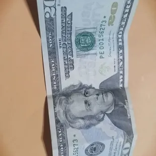 Hola quisiera saber el valor adiciona qué tiene este billete