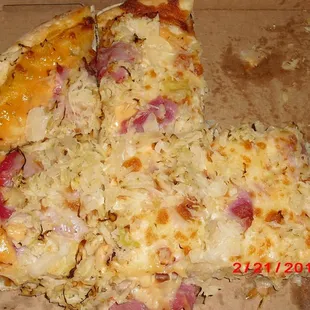 10" Reuben thick crust pizza