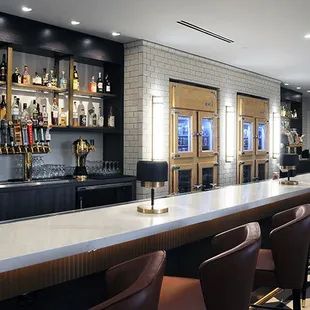 Bellying up to the American Slang bar is a beautiful experience.