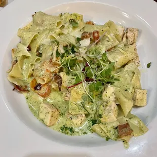 Creamy Chicken Basil Pesto Pasta