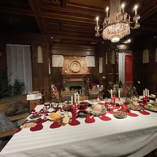 2024 Holiday Mansion Decorations