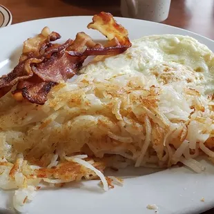 eggs, hash browns and toast