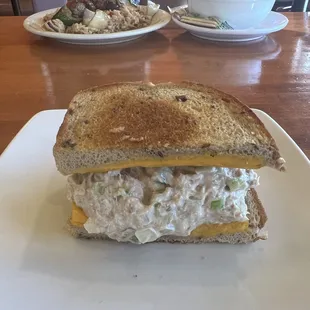 Half tuna melt sammich
