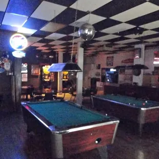 billiard tables and pool tables