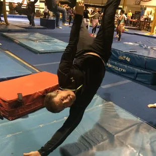 LEEB Angel pose on trapeze. @leeboylston