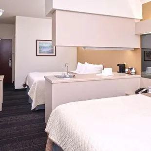 Two Queen Beds Suite