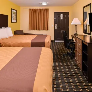 Two Queen Beds Kitchenette