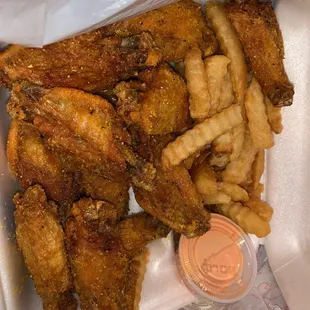 Lemon pepper chicken, all flats, soooo yummy and crunchy!