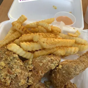 Garlic Parmesan whole Wing combo comes w/ fries and drinks