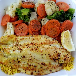 Grilled Catfish &amp; Veggies w Lemon Pepper Seasoning !!