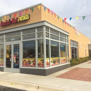 the outside of a restaurant