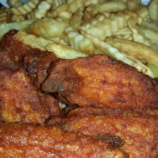 Hot Jamaican Jerk wings with Fries
