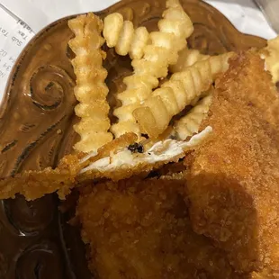 fried chicken and macaroni and cheese