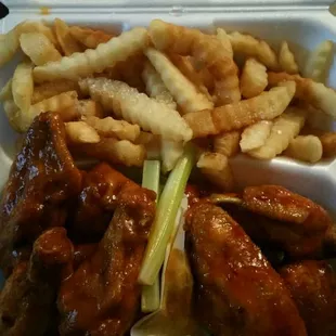 10pc Combo. 24ct and Thai Chili sauce plus  French Fries