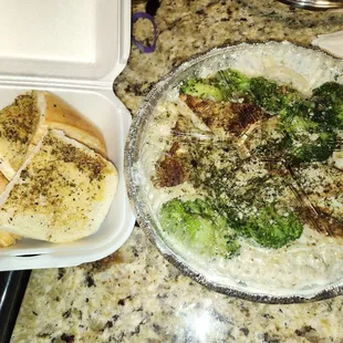 Garlic bread, chicken and broccoli alfredo
